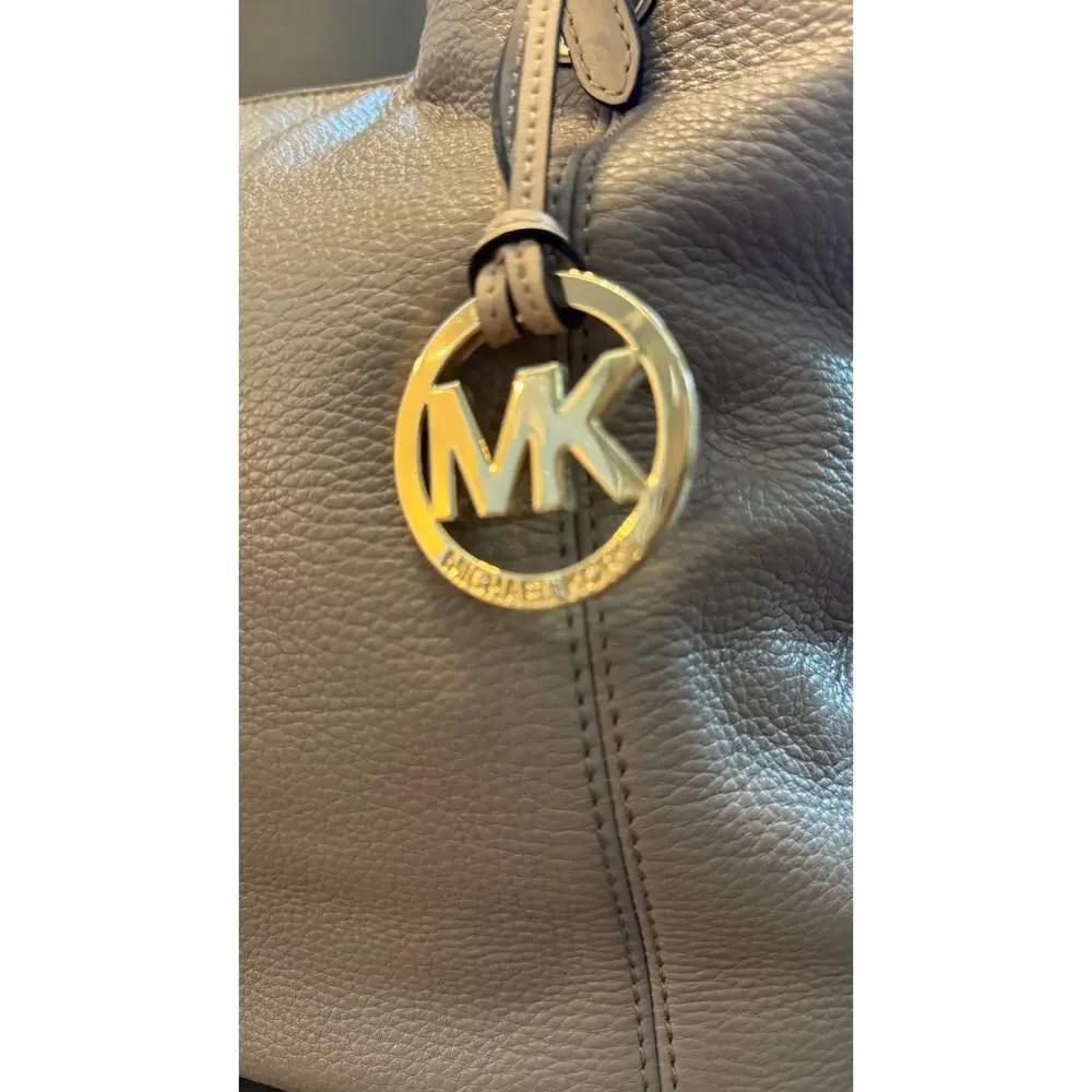 Michael Kors Jet Set Cream Pebbled Leather Tote Bag Gold Hardware - Picture 2 of 8
